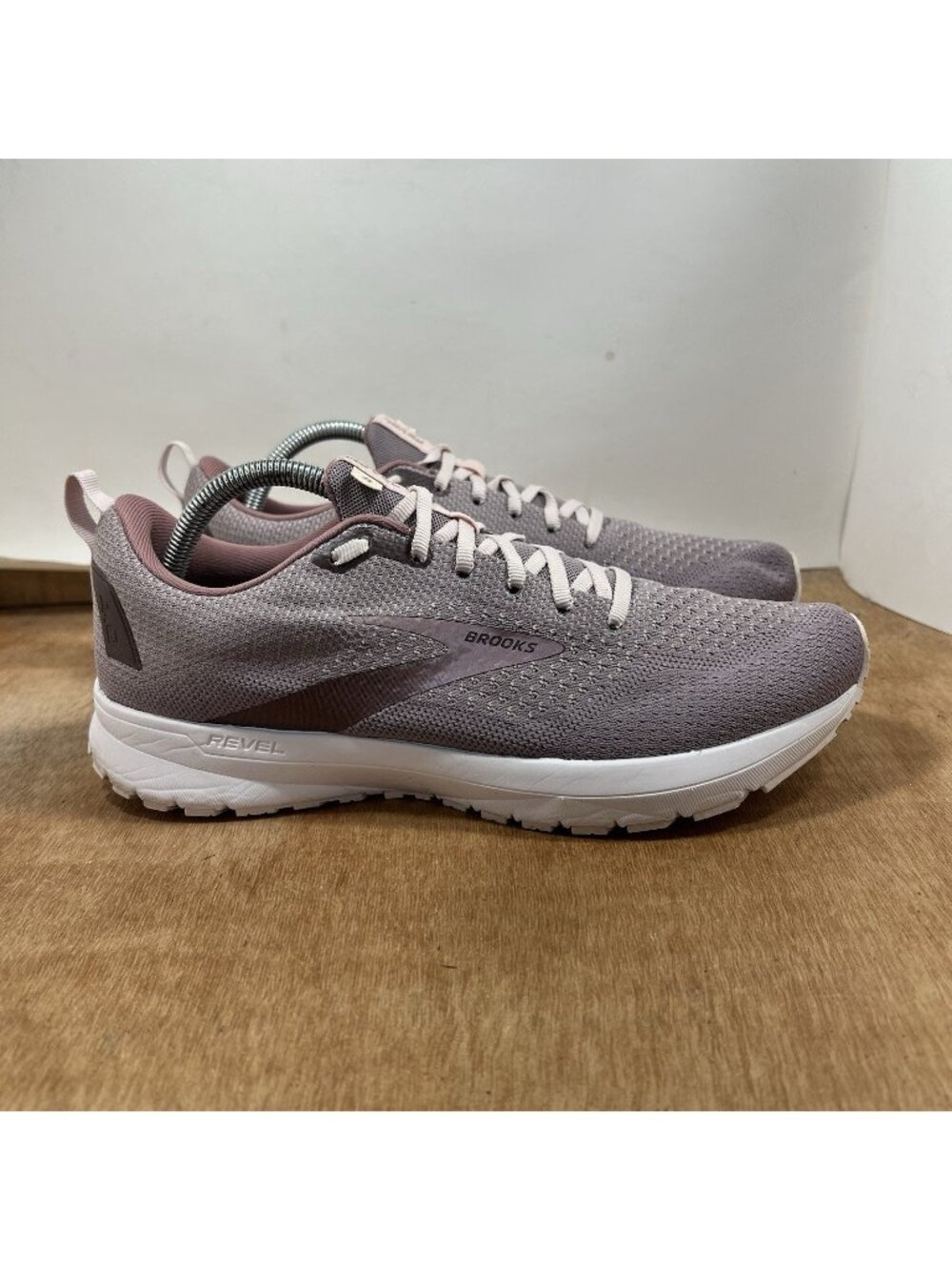 Brooks Revel 4 Women Size 11 White Pink Running Shoes Sneakers Walking